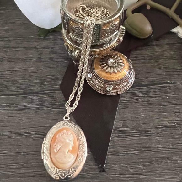 ANTIQUE SILVER PLATED TRINKET EGG - Picture 4 of 4